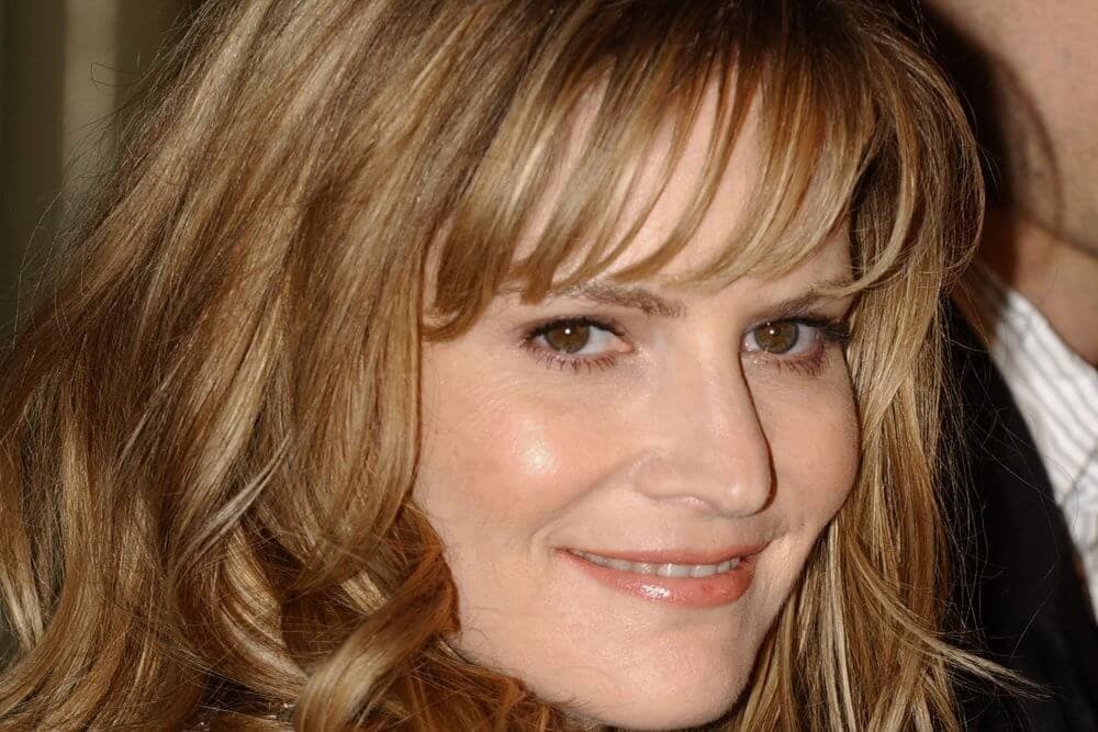 Jennifer Jason Leigh